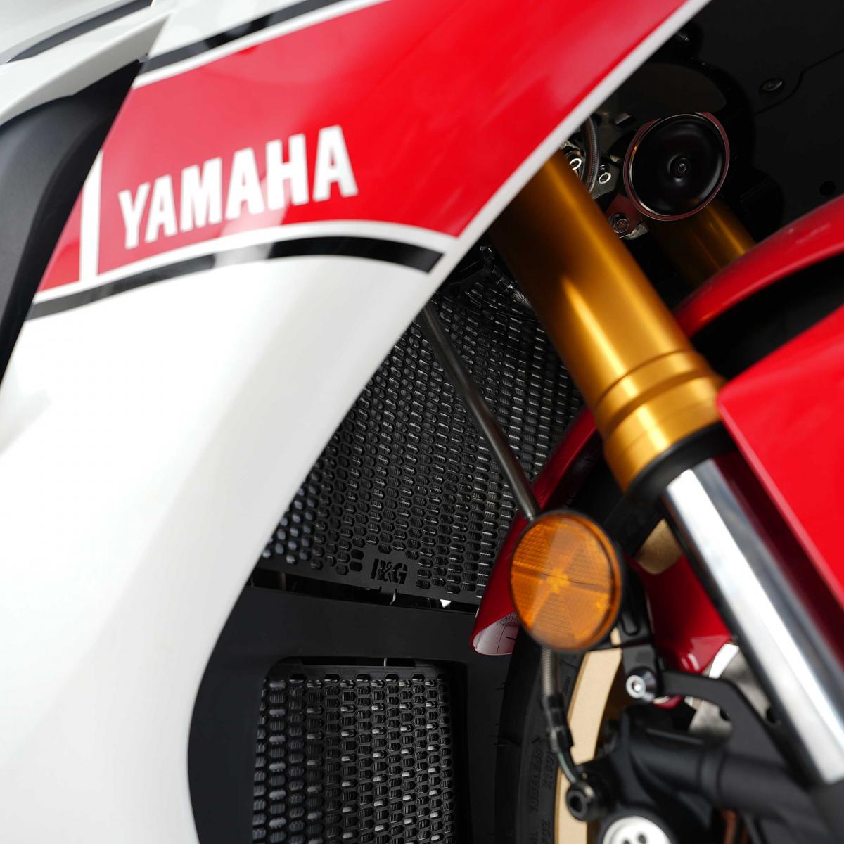 PRO Radiator Guard BLACK - Yamaha MT-10 (SP) 16-, YZF-R1(M) 15-